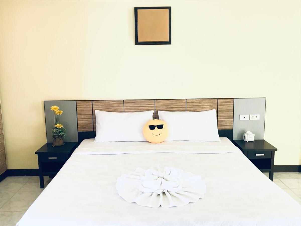 Me Hotel Beach View Patong ภายนอก รูปภาพ